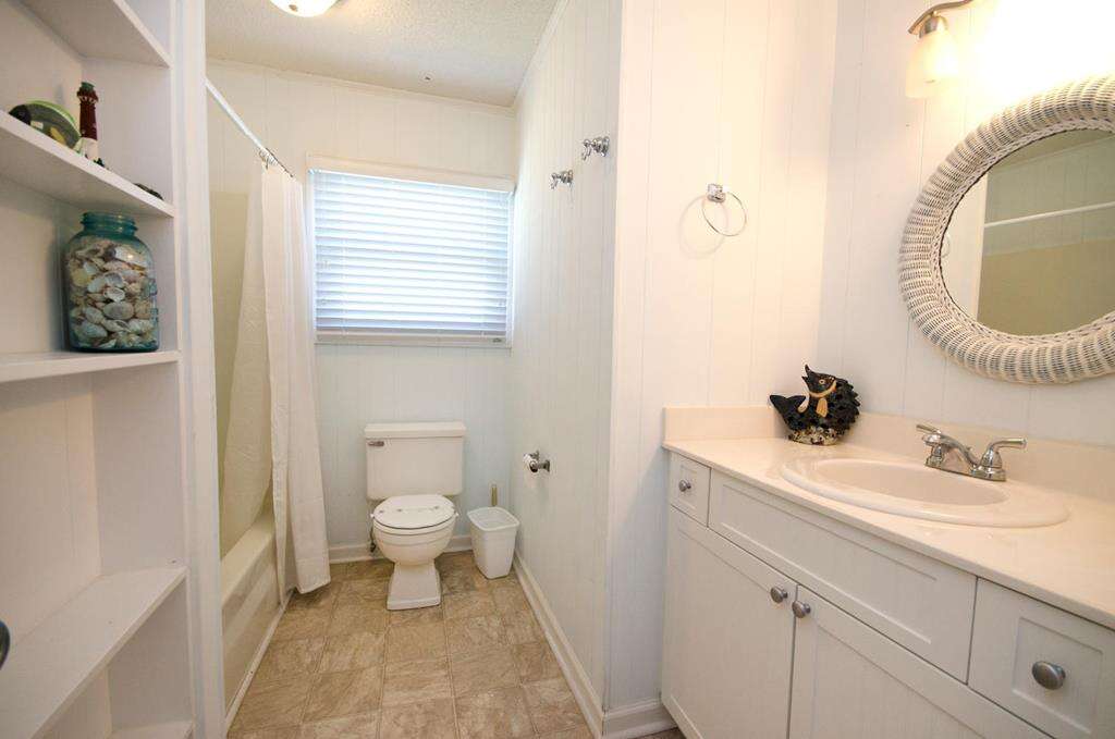 Big Blue House for 10 in Oak Island, NC Pet Friendly Rental