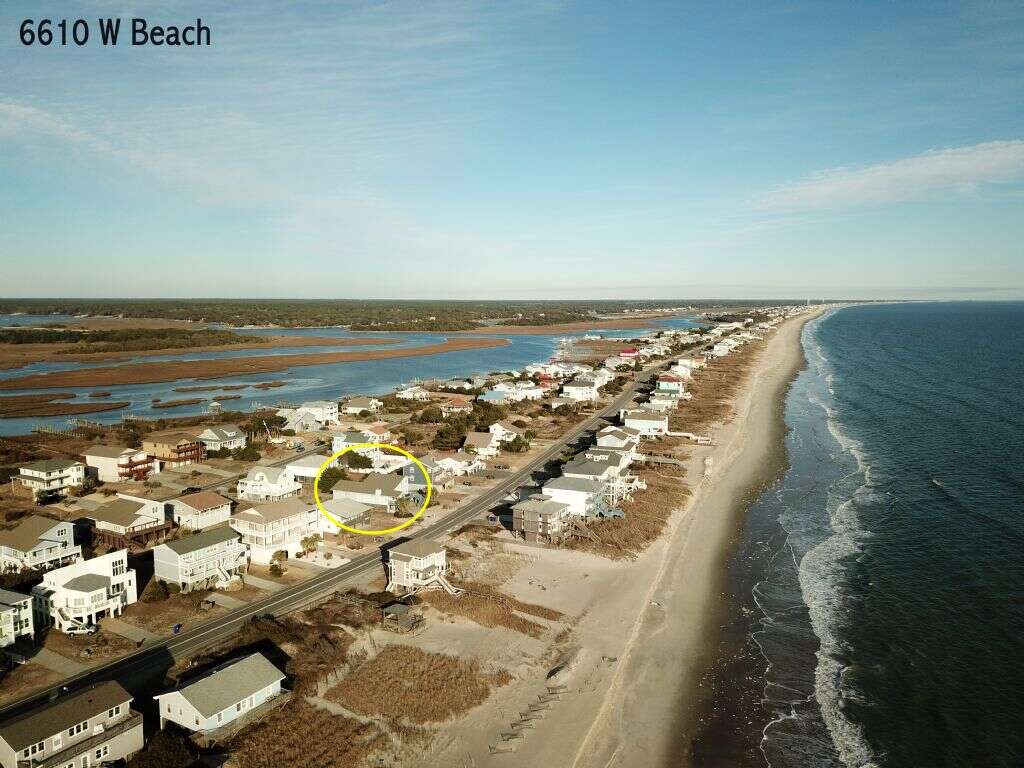 Big Blue House for 10 in Oak Island, NC Pet Friendly Rental