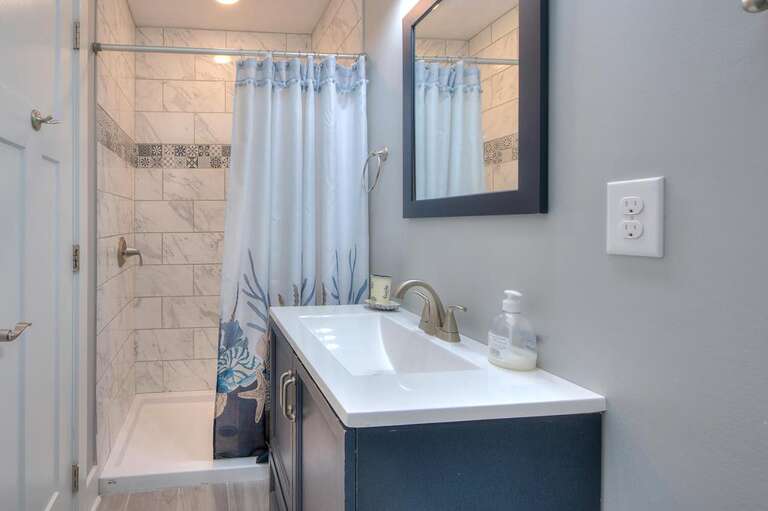 Full bathroom with shower/tub
GW 3.2023