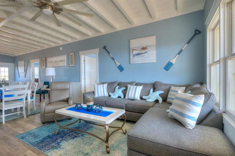Living Room
GW 3.2023