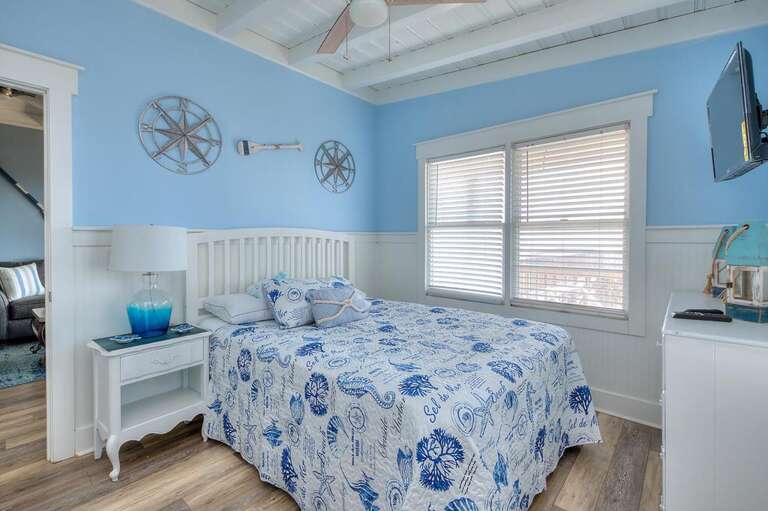 Queen Bedroom
GW 3.2023