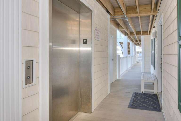 OW 3101 32 Elevator in Building