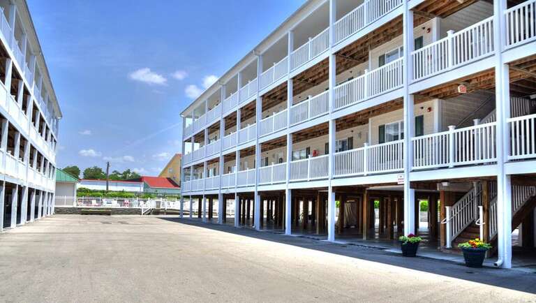 Exterior of Condo
GW 5.5.23