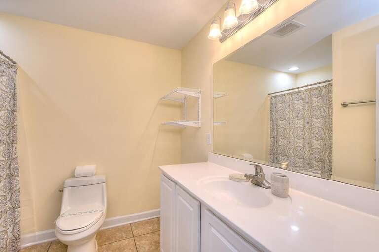 Bathroom 
GW 4.2023