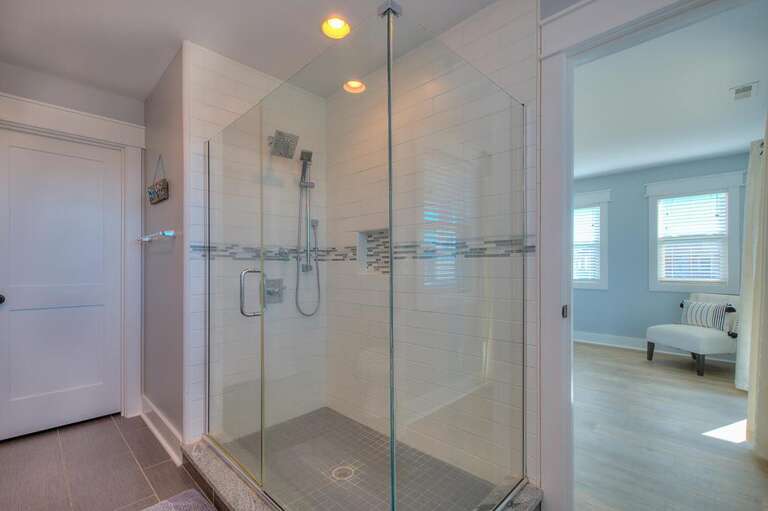 Full Bathroom with walk in shower
GW 2.2023