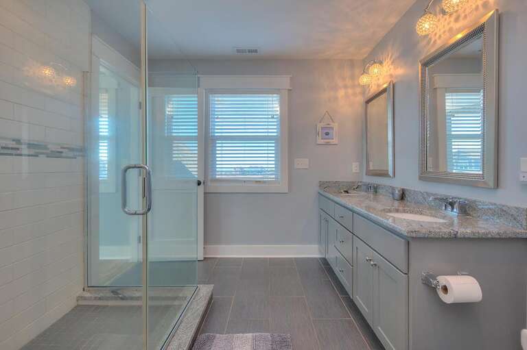 Full Bathroom with walk in shower
GW 2.2023