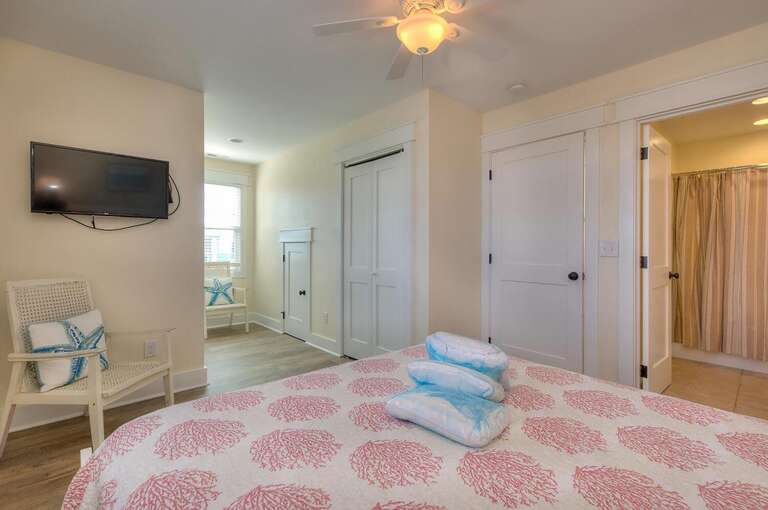 King Bedroom
GW 2.2023