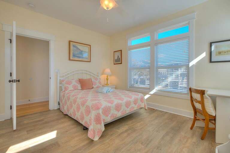Queen Bedroom
GW 2.2023
