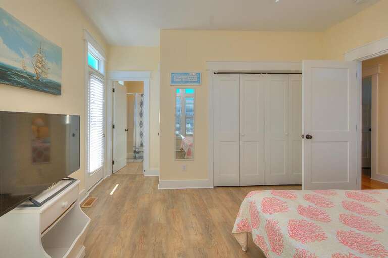 Queen Bedroom
GW 2.2023