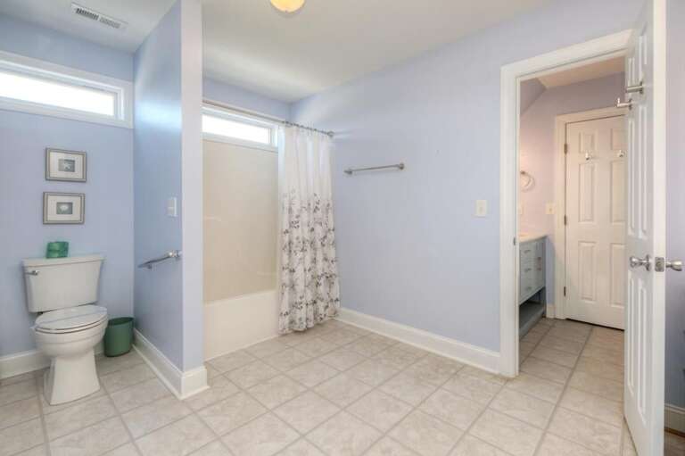 Bathroom 
GW.5-13-25