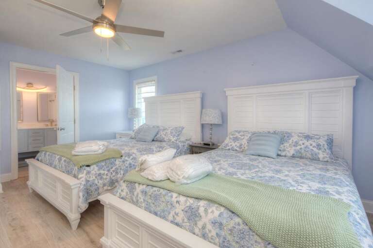 Queen + Single Bedroom 
GW.5-13-25