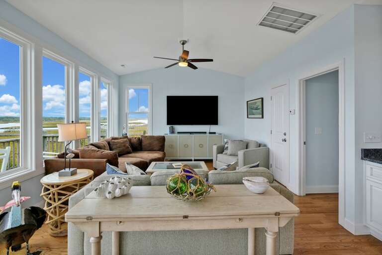 Living Room 
CG 11.17.23