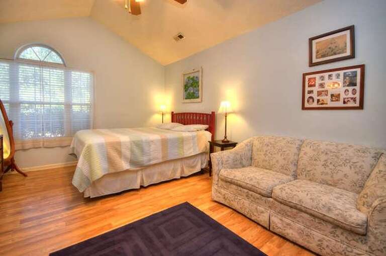 102 SE 37th St The Happy House-small-010-13-Master Bedroom-666x442-72dpi