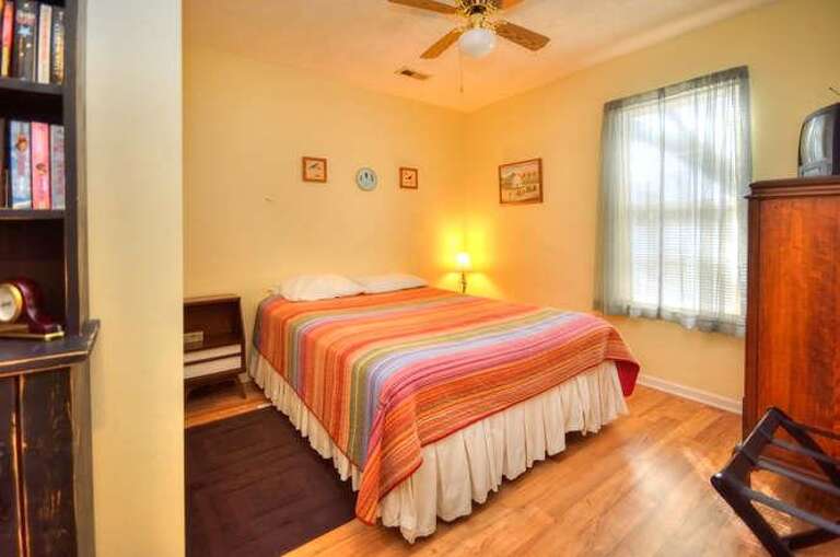 102 SE 37th St The Happy House-small-014-9-Bedroom 3-666x442-72dpi