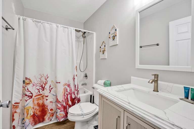 Full Bathroom with Shower/Tub
CG 6-4-25