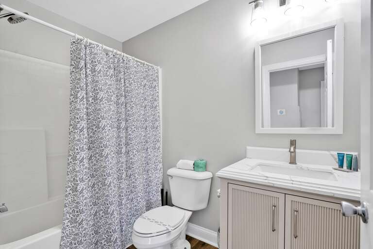 Full Bathroom with Shower/Tub
CG 6-4-25