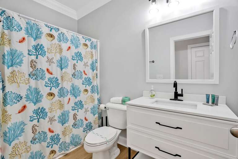 Full Bathroom with Shower/Tub
CG 6-4-25
