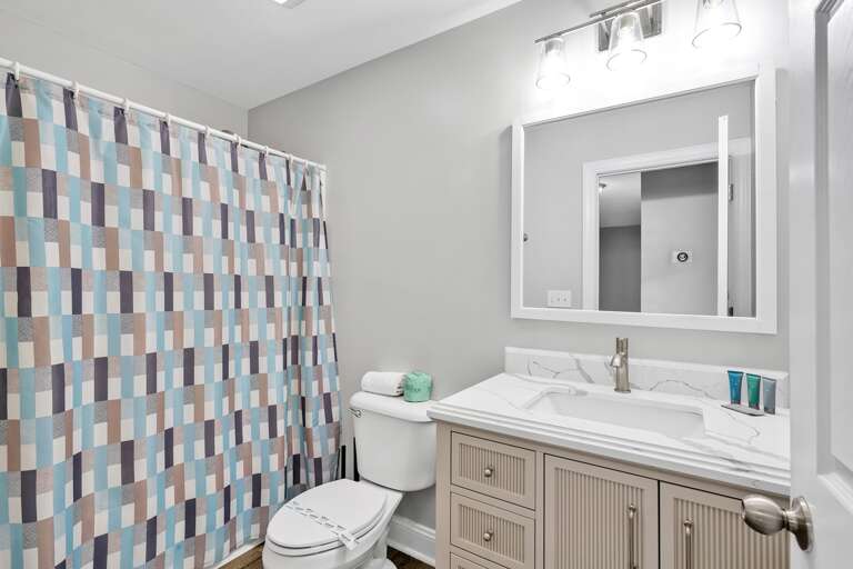 Full Bathroom with Shower/Tub
CG 6-4-25