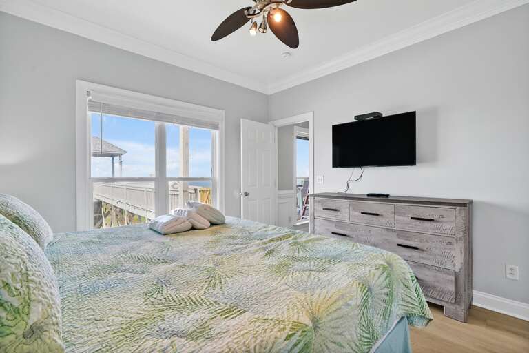 Green King Bedroom with TV and Ocean View
CG 6-4-25