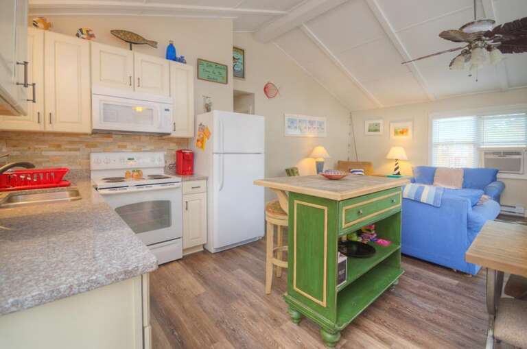 Reel Thrill 215 NE 55th St Oak-large-008-015-KitchenLiving Room-1500x995-72dpi