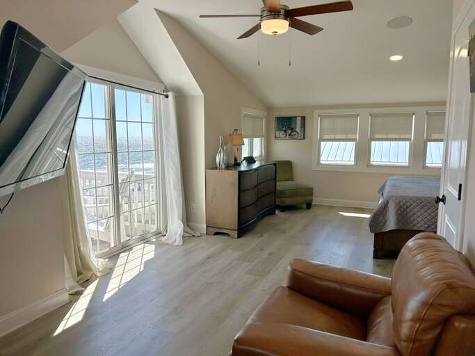 3rd floor master bedroom 2