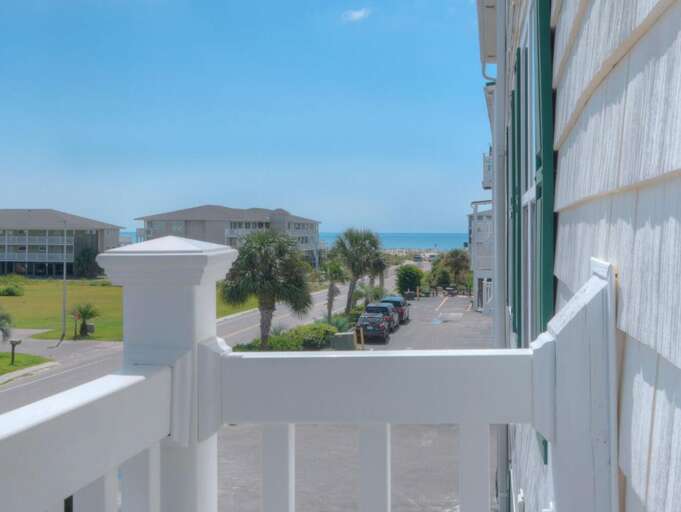 Ocean Views
GW 9.2022