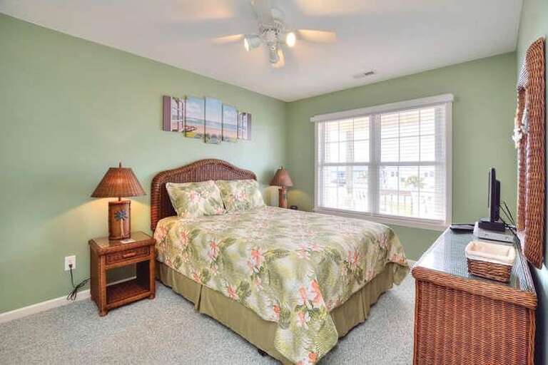 Queen Bedroom