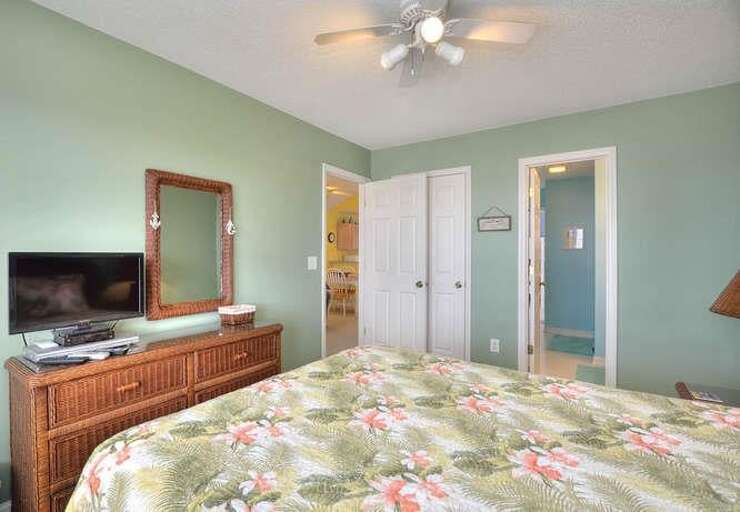 Queen Bedroom