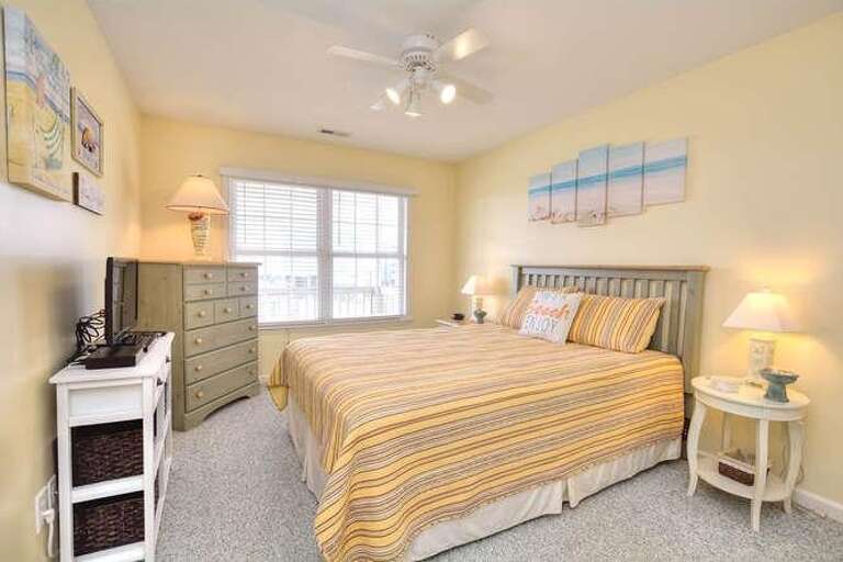 Queen Bedroom