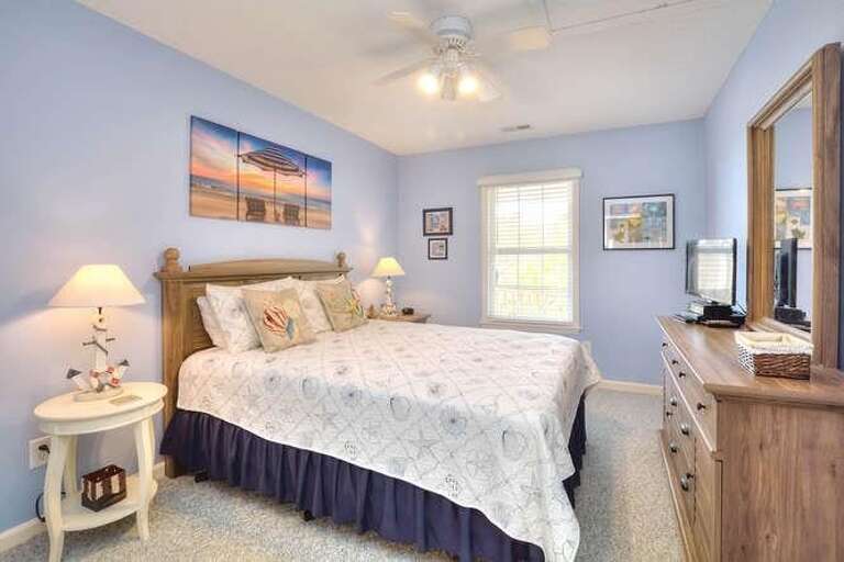 Queen Bedroom