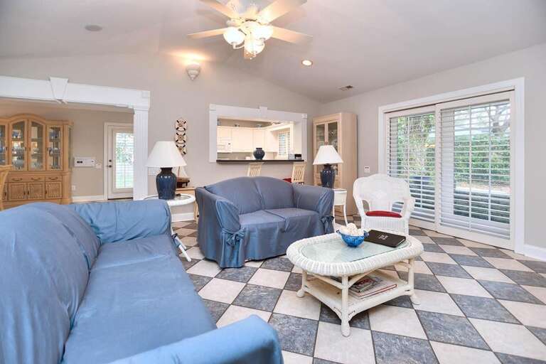 Stonesthrow 8601 E Oak Island-large-006-021-DSC 6375 6 7 Enhancer-1500x1000-72dpi