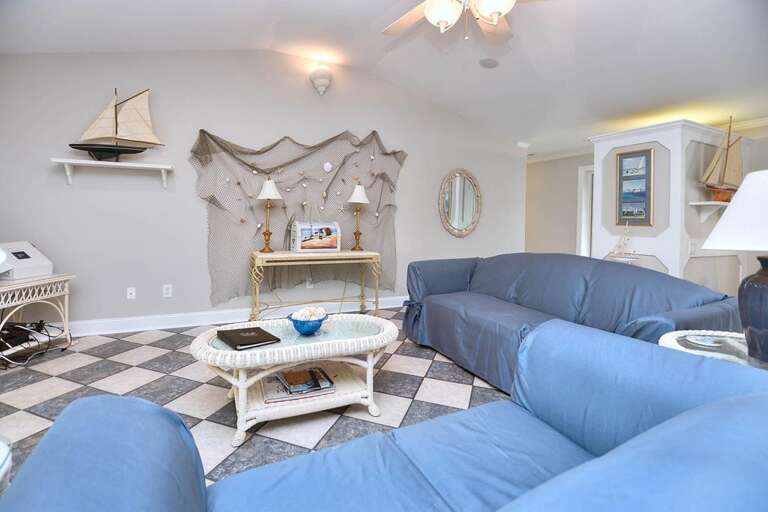 Stonesthrow 8601 E Oak Island-large-008-023-DSC 6381 2 3 Enhancer-1500x1000-72dpi