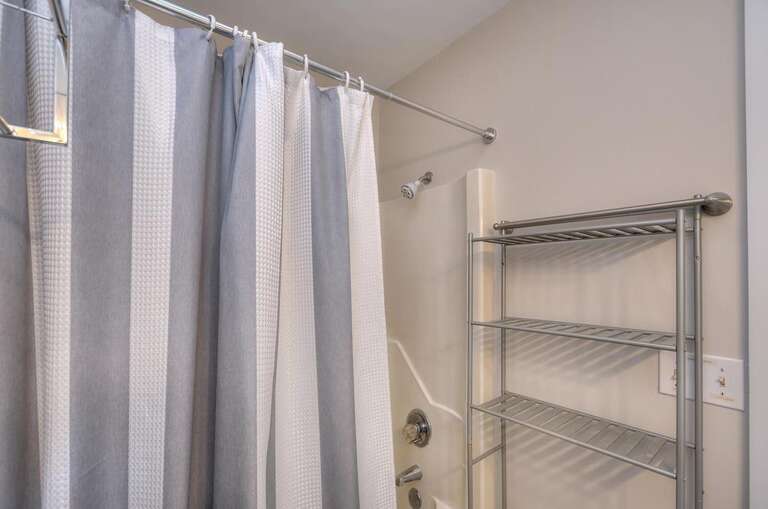 Bathroom 
GW 4.2023