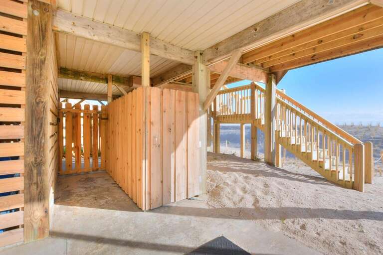 Enclosed Outdoor Shower