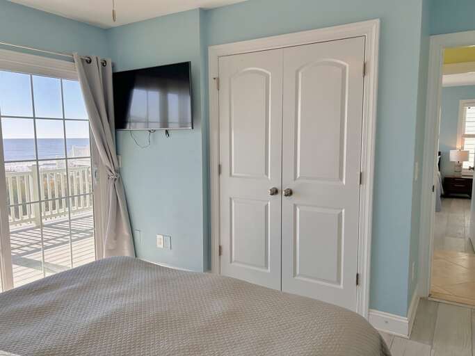 King Bedroom Closet & TV
JR 12/12/24