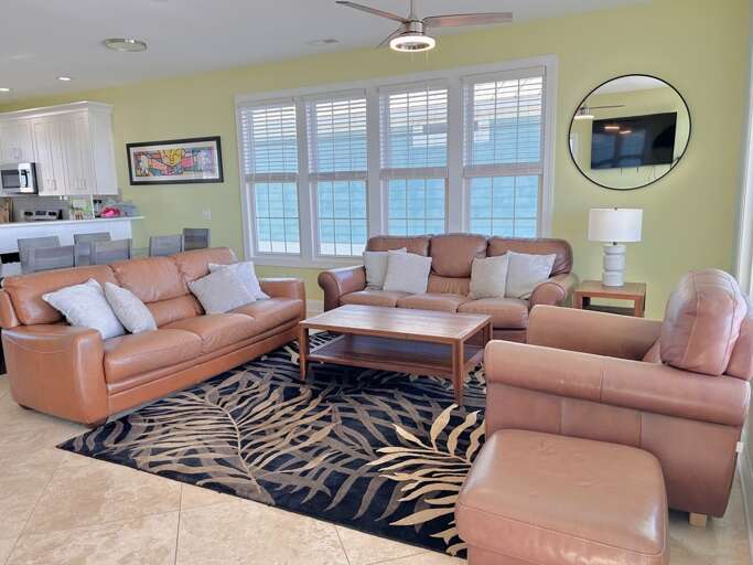 Living Room Couches
JR 12/12/24