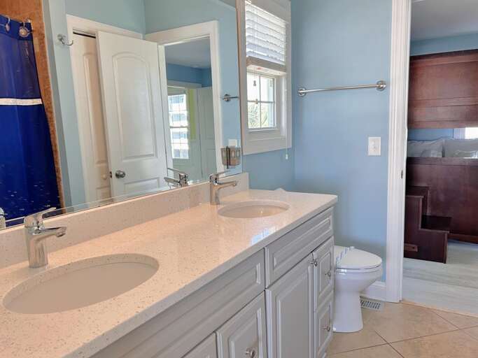 Jack & Jill Bath - BR 3 & 4