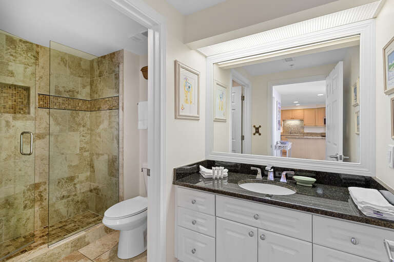 Westwinds 4758 Guest Bathroom