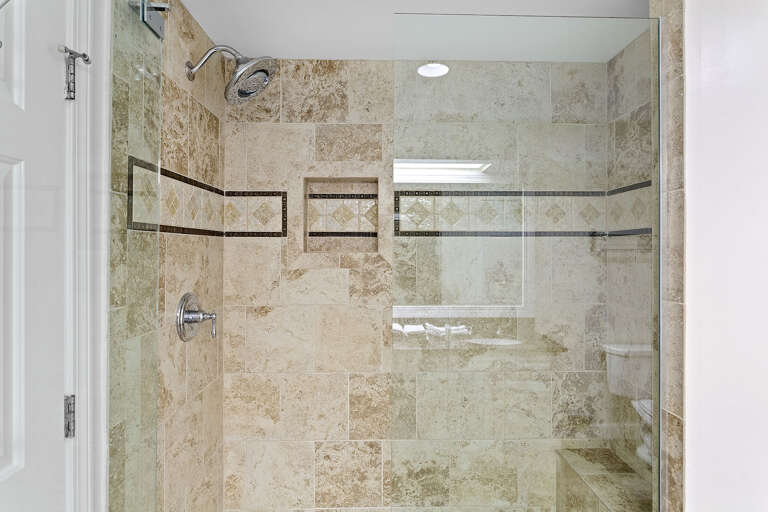 Westwinds 4758 Master Bathroom Alt