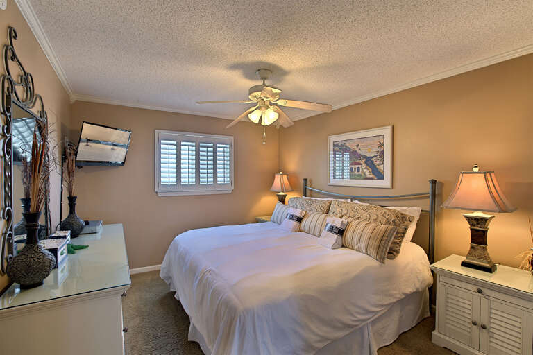 King Master Bedroom! 