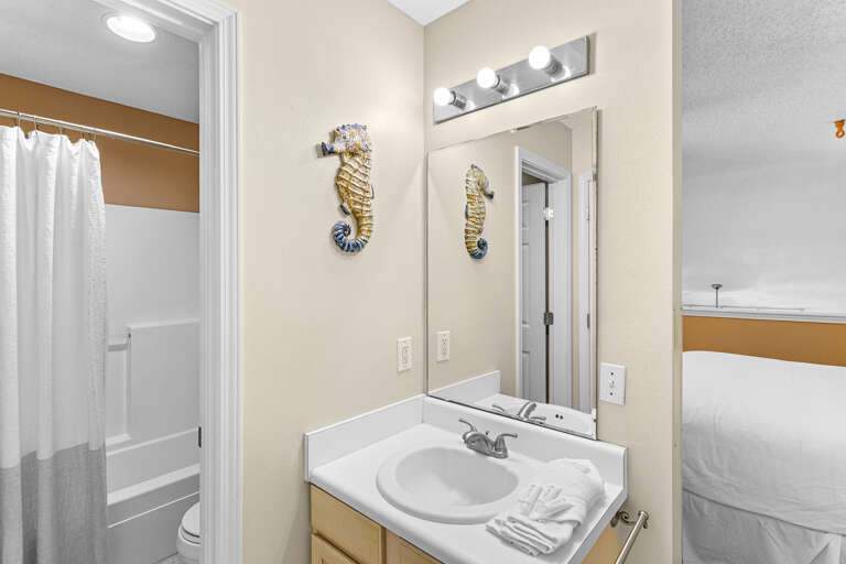 Windancer 409 Guest Bathroom