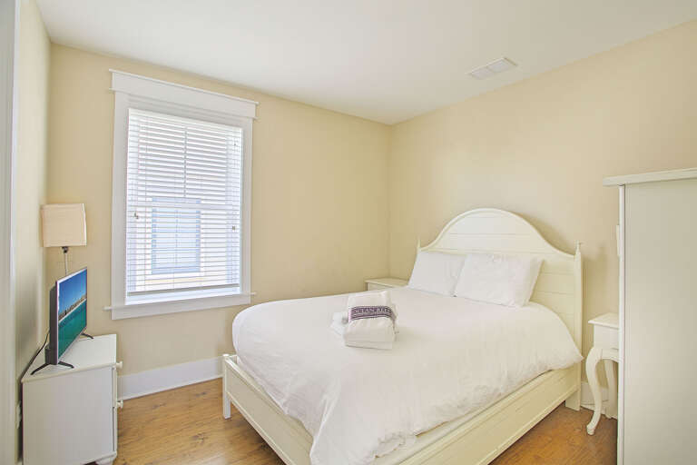 21-Cinnamon-Fern-Bedroom-2