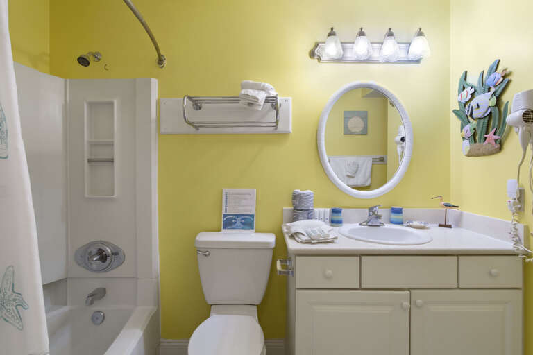 22-Commodores-Retreat-206-Bathroom