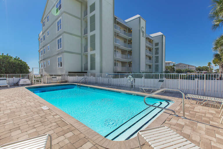 Commodores-Retreat-Pool