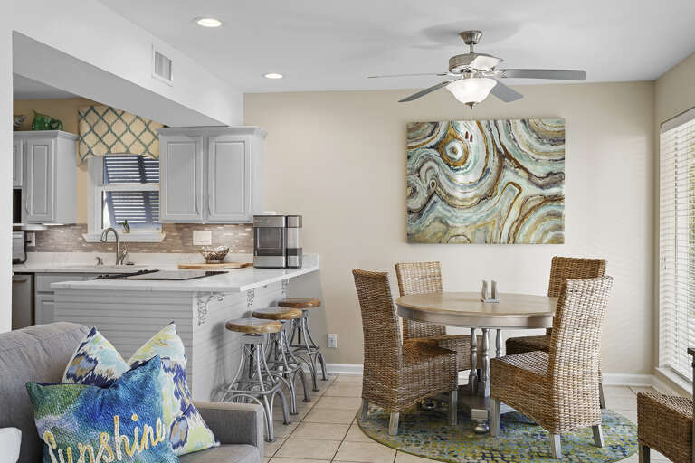 24-Pelican-Place-Dining