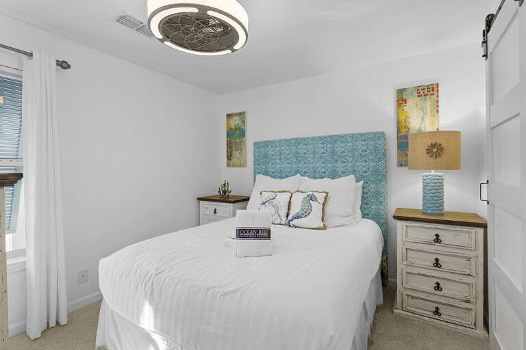 24-Pelican-Place-Guest-Bedroom