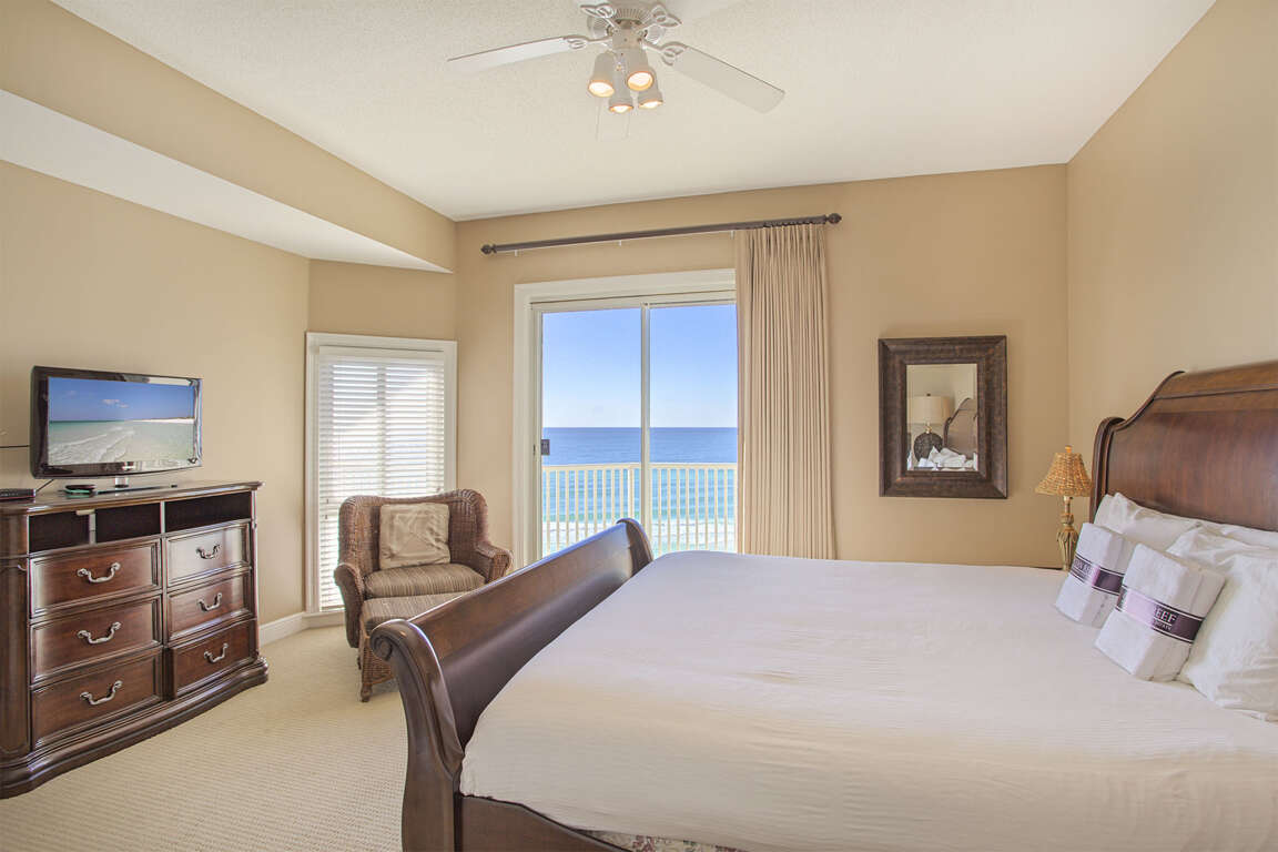 Empress 704 Luxurious 3 Bedroom Condo for 8 Guests in Miramar Beach, FL