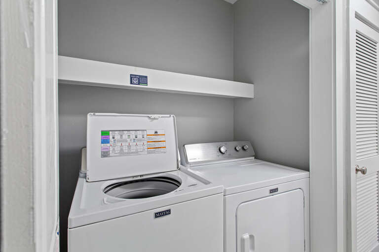 17-Sable-Pointe-West-101-Laundry