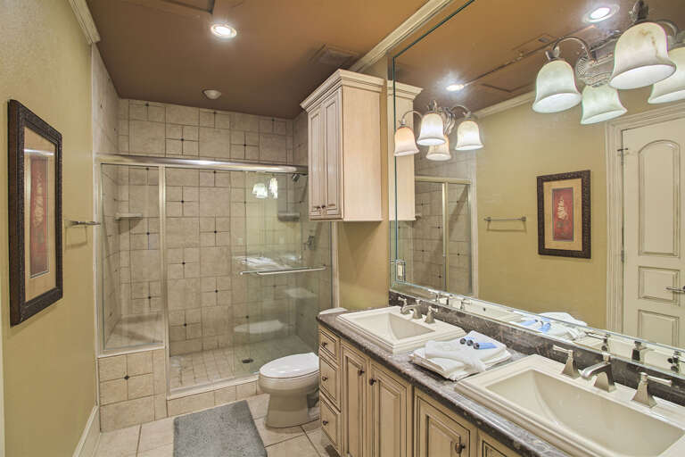 21-Majestic-Sun-1200B-Bathroom