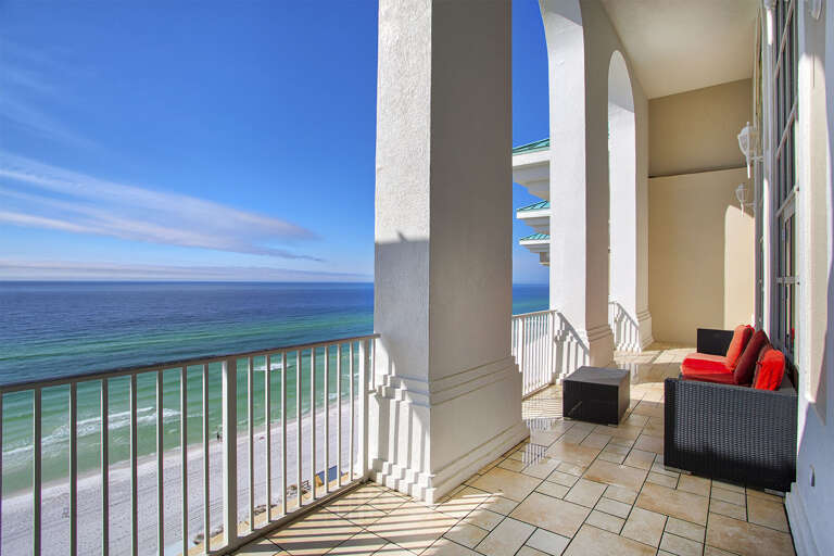 21-Majestic-Sun-Penthouse-1200-Main-Balcony